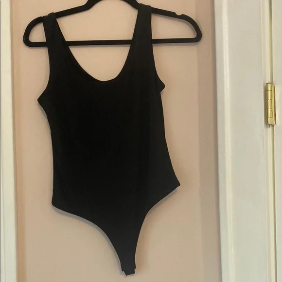 NORDSTROM / BLACK SLEEVELESS SCOOP NECK Women's Bodysuit - Picture 3 of 5